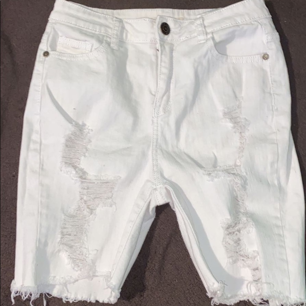 white fashion nova shorts